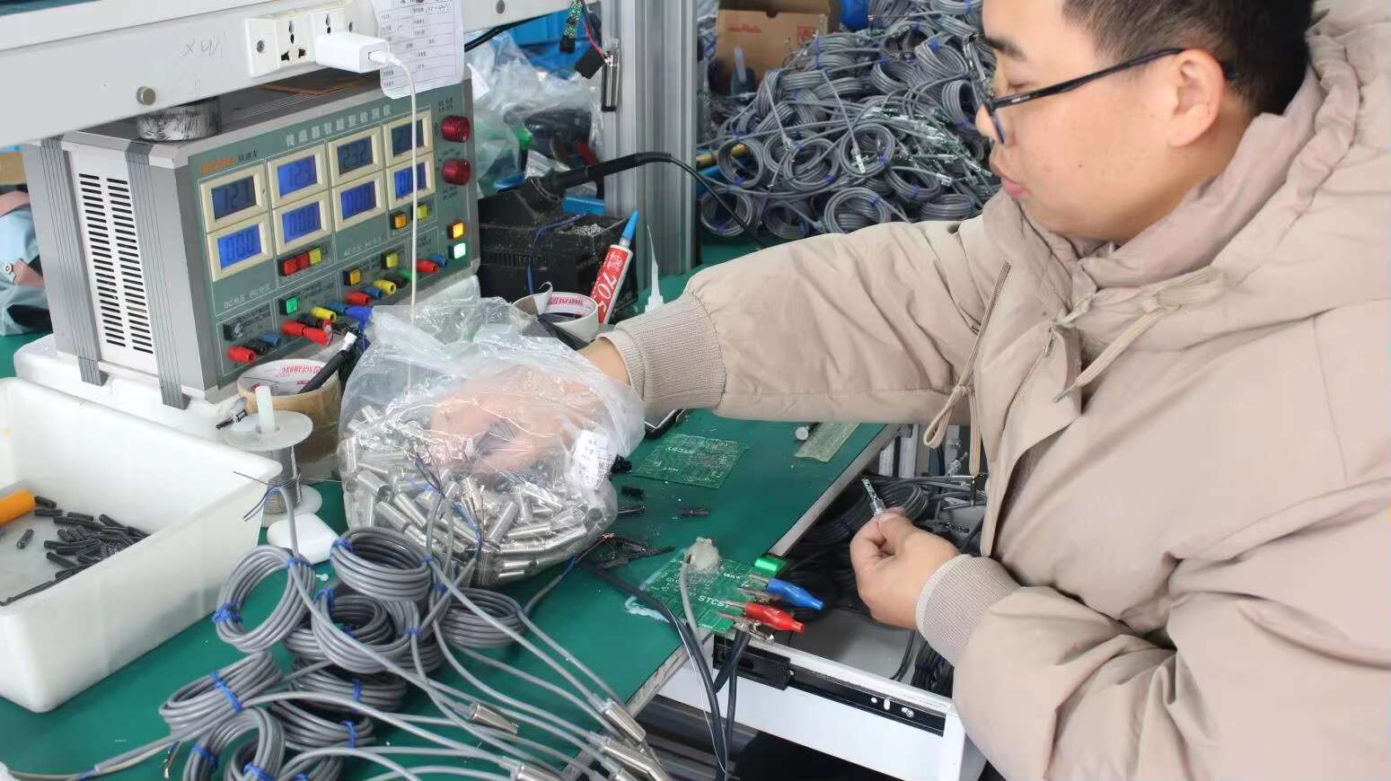 About Us 6 Application-Focused Product Range